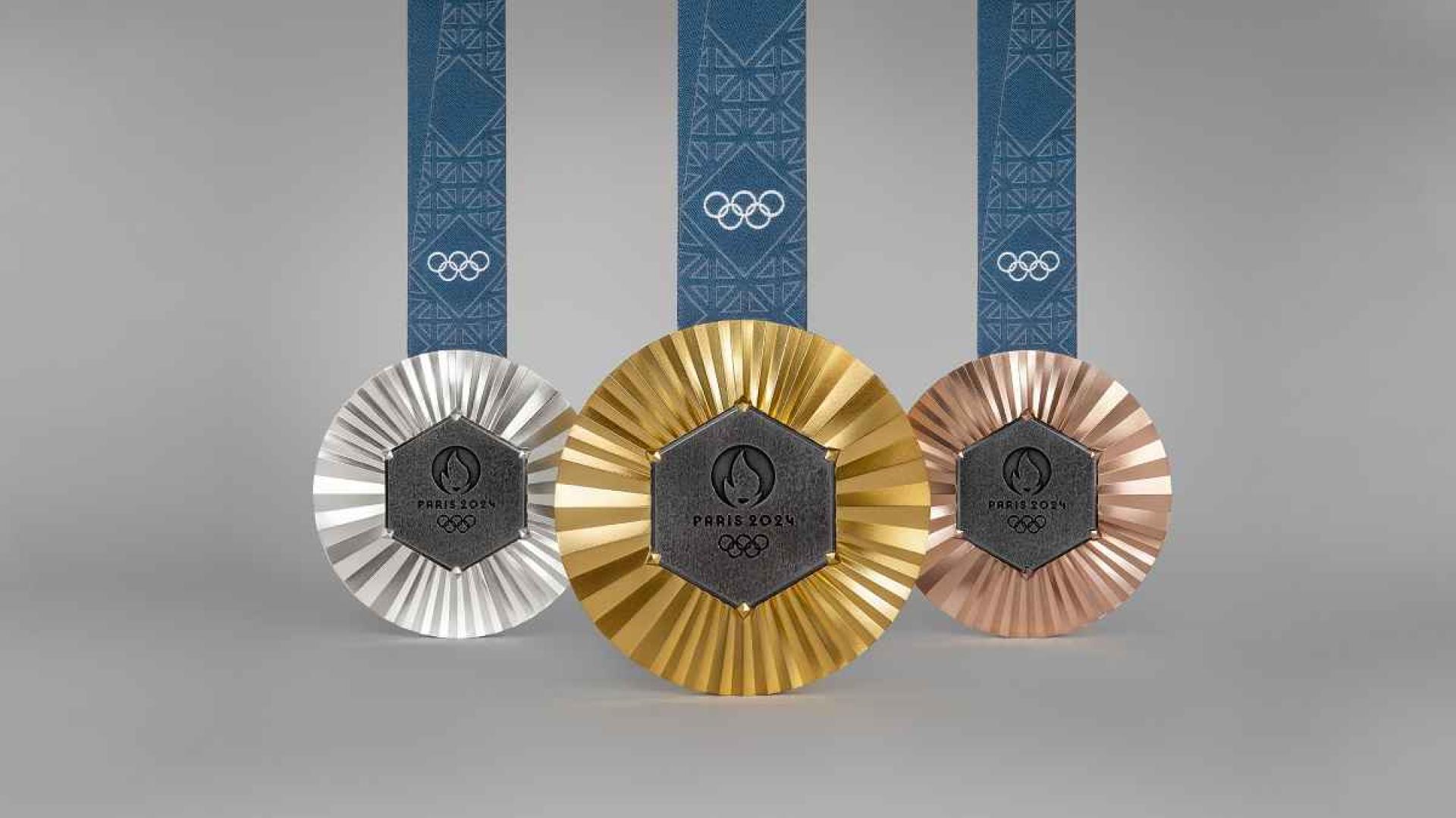 Olympic Medals Will Contain Pieces Of The Eiffel Tower Themayor Eu