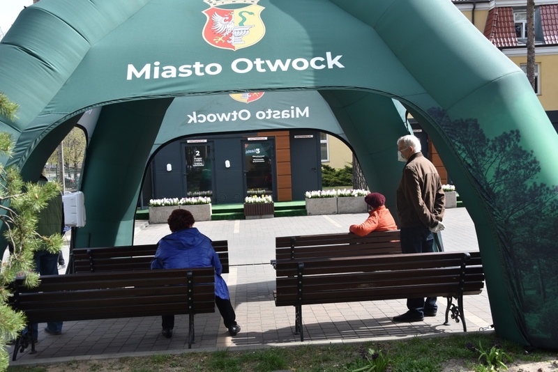 Otwock CityBox - open air waiting room