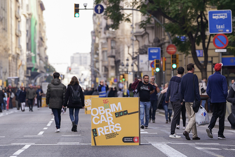 Obrim carrers in Barcelona