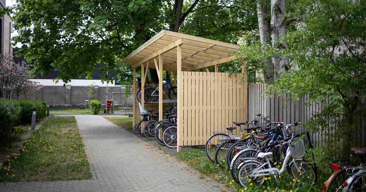 Broxap discount bike shelter