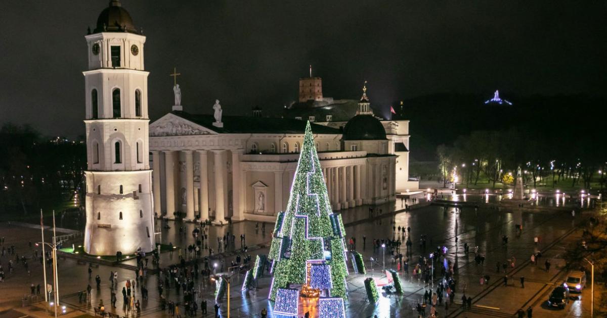 Vilnius Boasts The Most Beautiful Christmas Tree In Europe | Themayor.eu