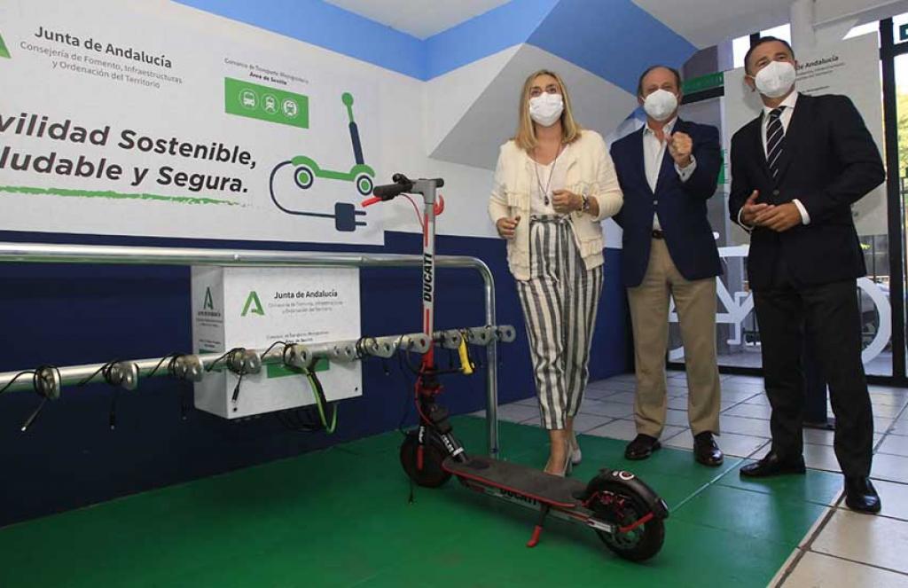Seville bus station first in Spain with a free e-scooter charging