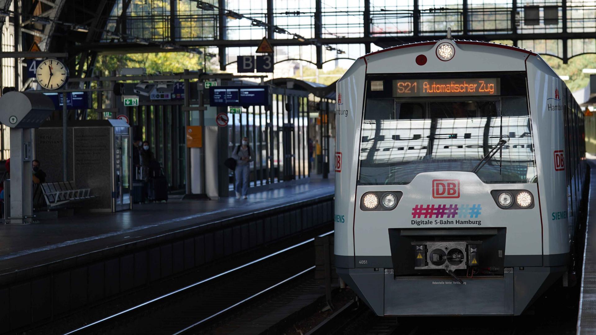 First automated digital urban train in Hamburg promises more efficient ...